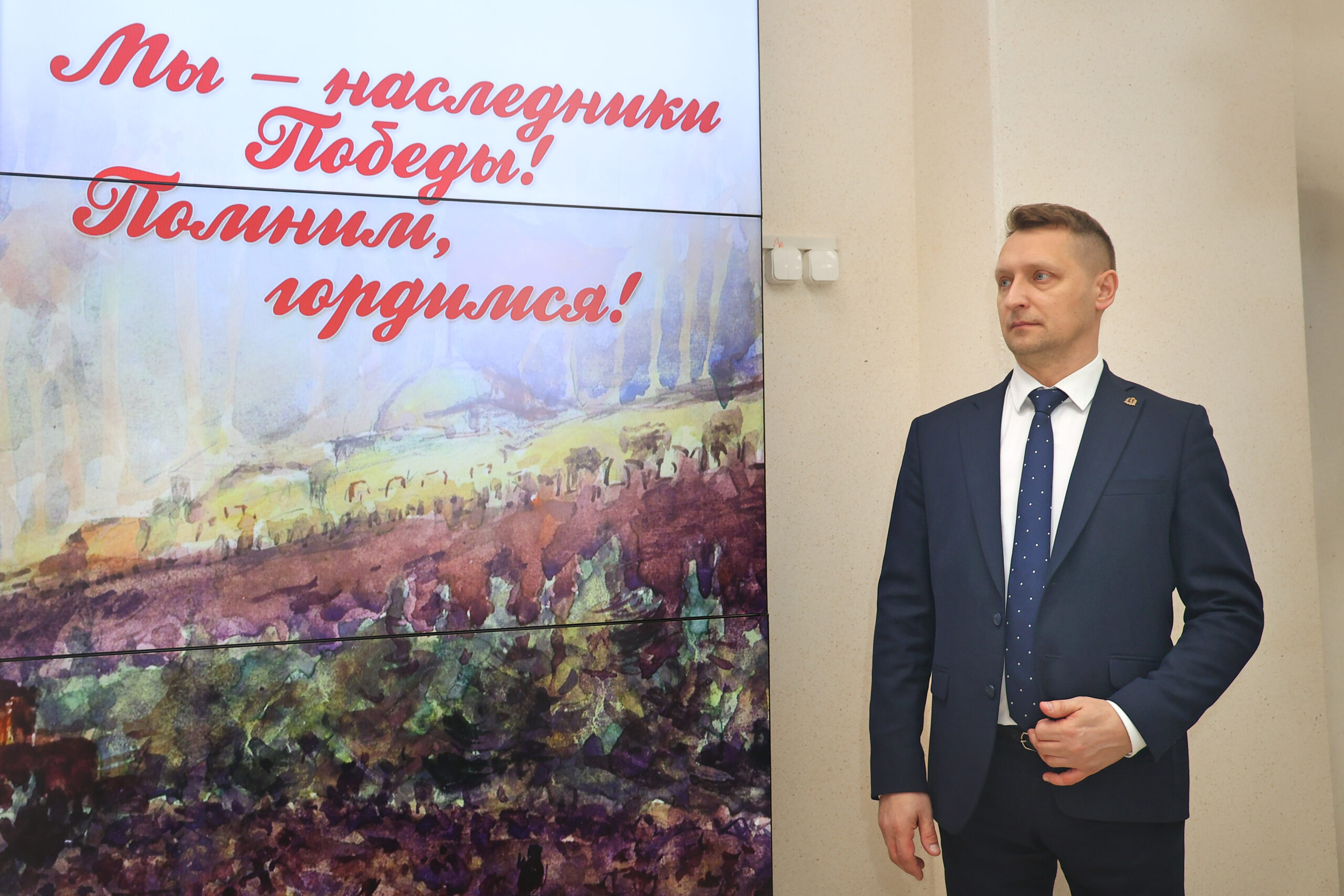 Во Владимире завершилась передвижная выставка рисунков военно-патриотической тематики «Мы – наследники Победы! Помним, гордимся!».
